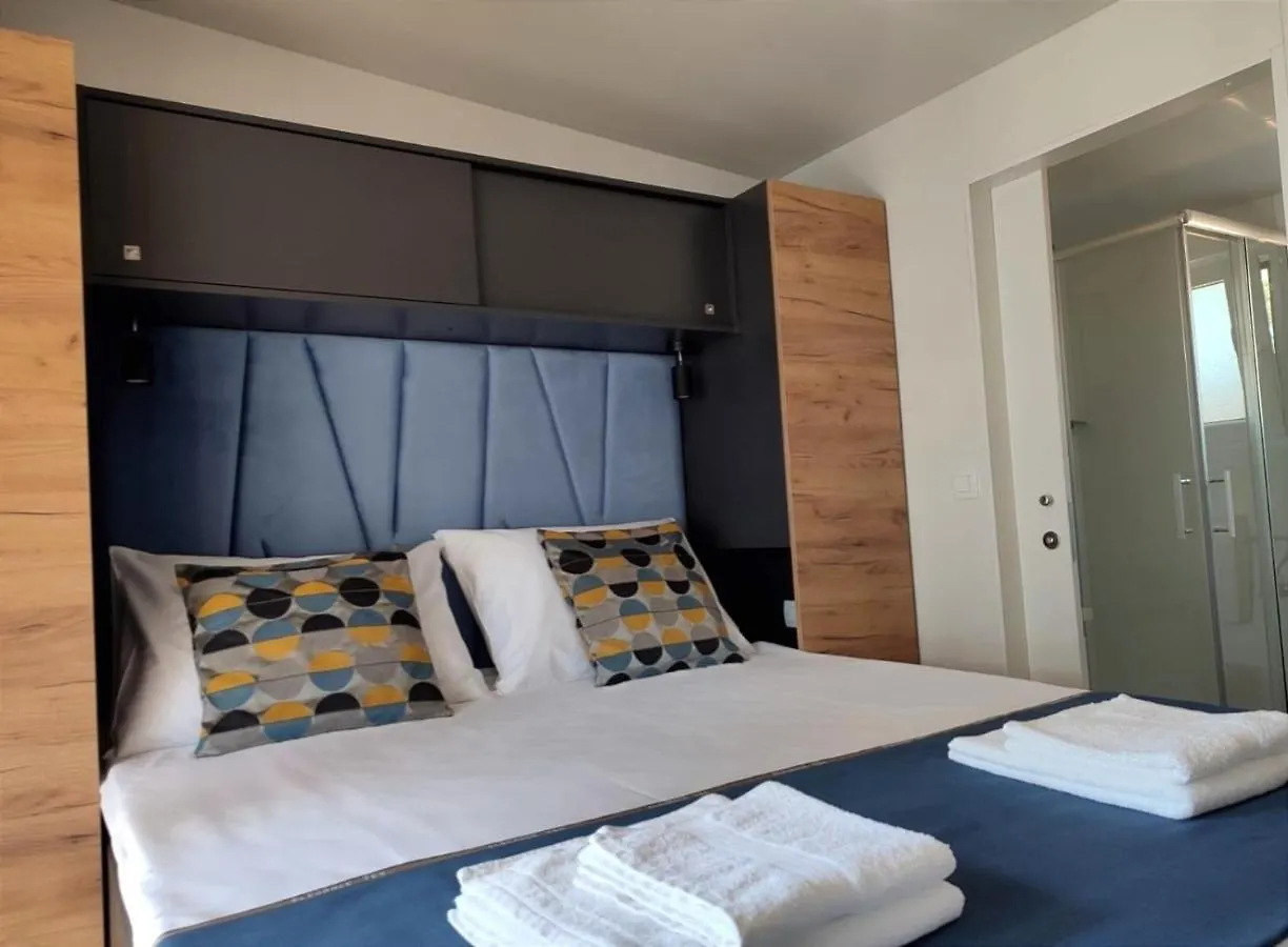 Mobile Home Limona Biograd Na Moru Campsite